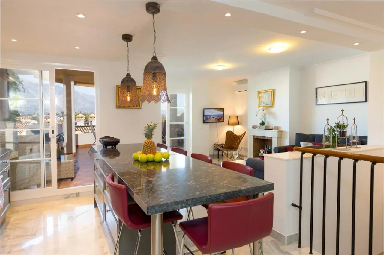 Puerto Banus Senorio De Aloha 3 Bed Apartment With Seaviews Marbella