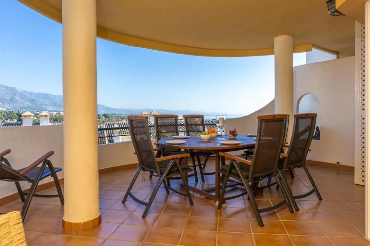 Puerto Banus Senorio De Aloha 3 Bed Apartment With Seaviews Marbella