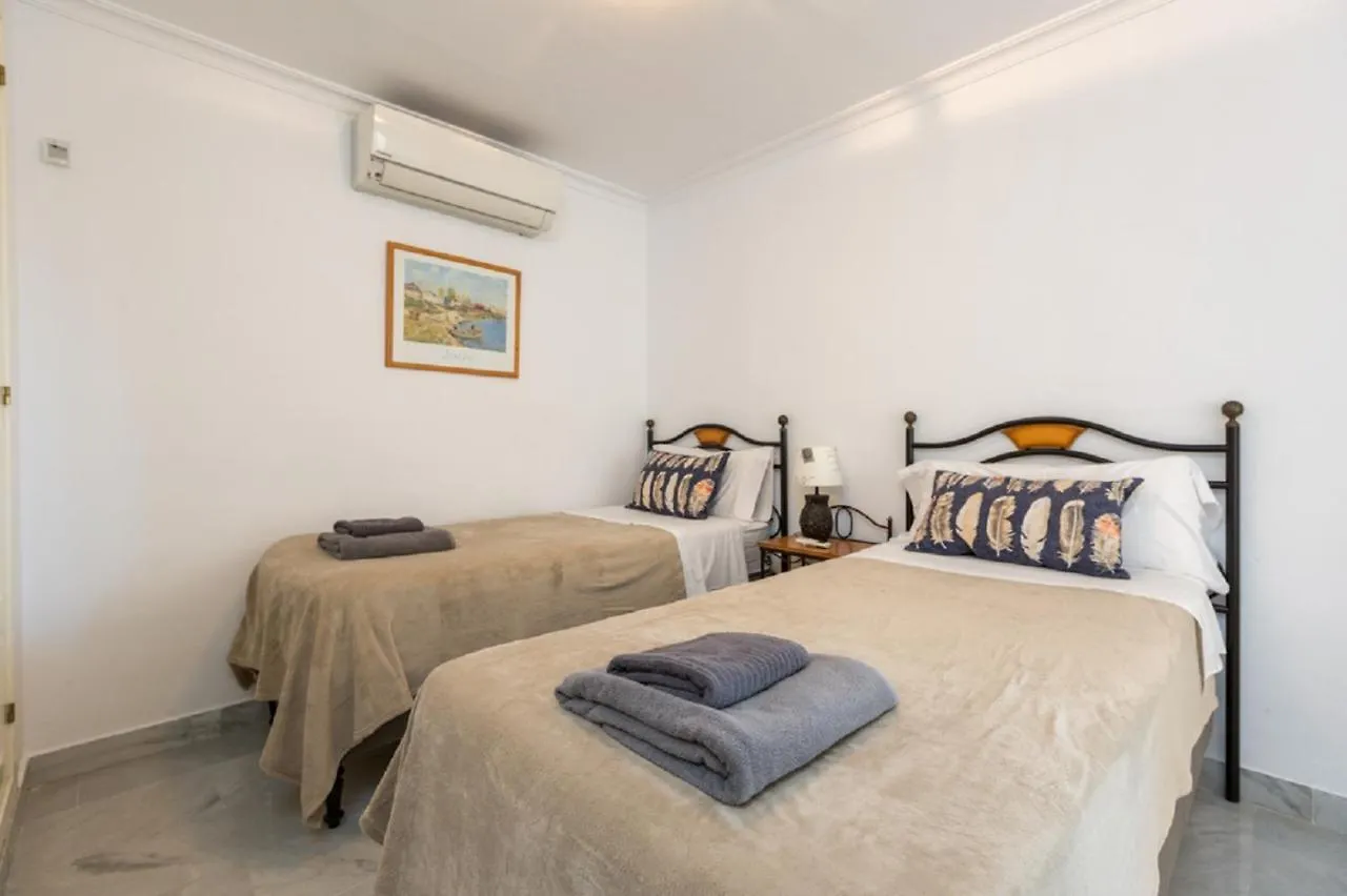 Puerto Banus Senorio De Aloha 3 Bed Apartment With Seaviews Marbella